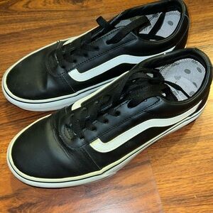 Vans Old Skool Black and White Leather Womens Size 9
